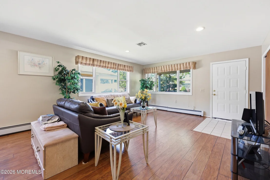 Photo of 78 Pulaski Boulevard