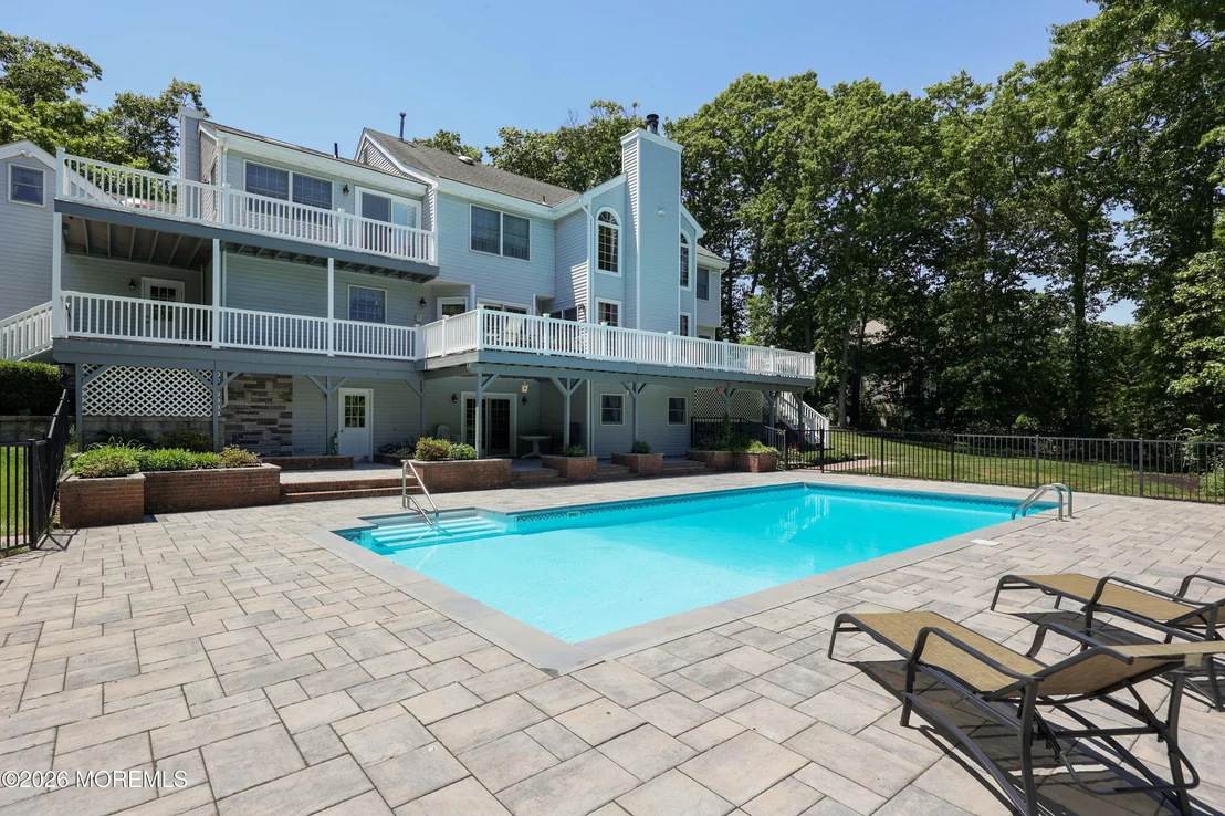 Photo of 1908 Shadowbrook Drive