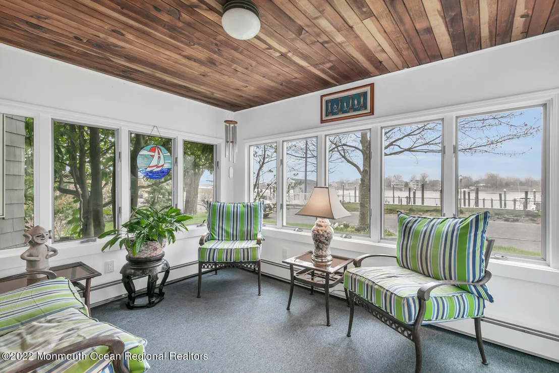 Photo of 306 Perrine Boulevard