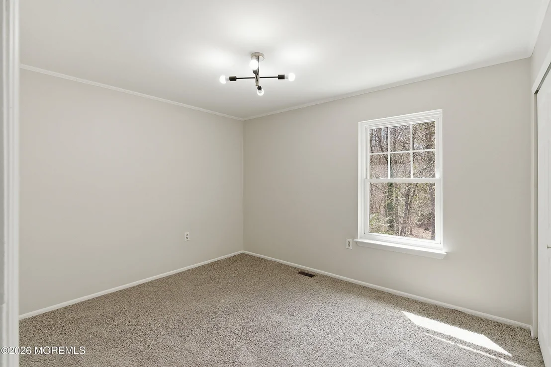 Photo of 565 Buttonwood Drive