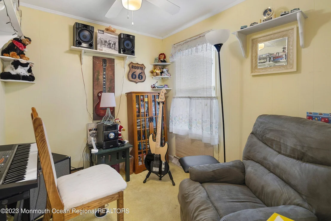 Photo of 57 Pineview Avenue