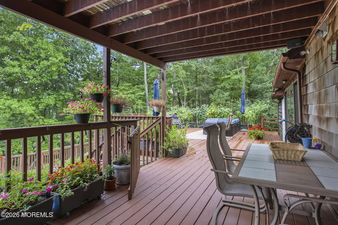 Photo of 30 S Lakeview Drive