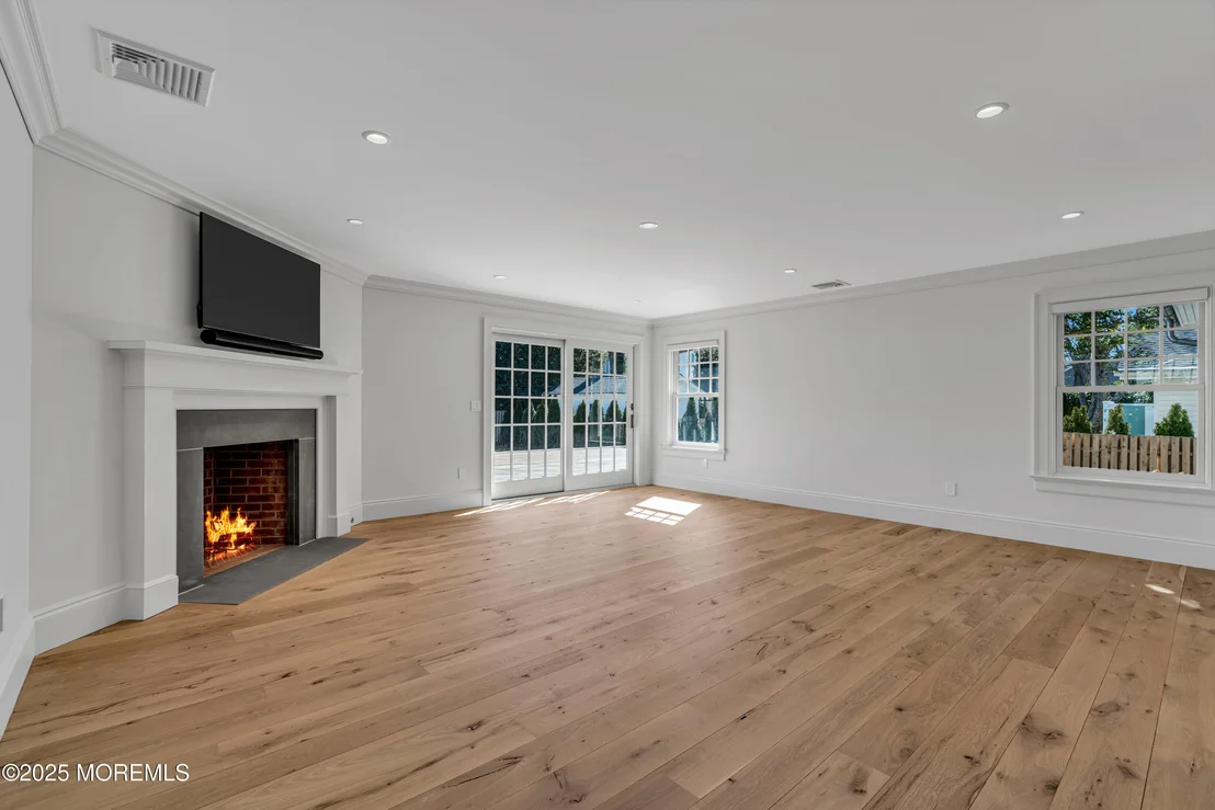 Photo of 327 South Boulevard