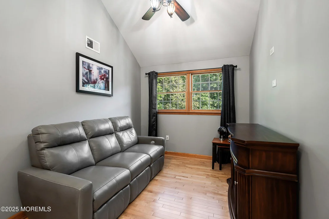 Photo of 657 Rodrigues Lane