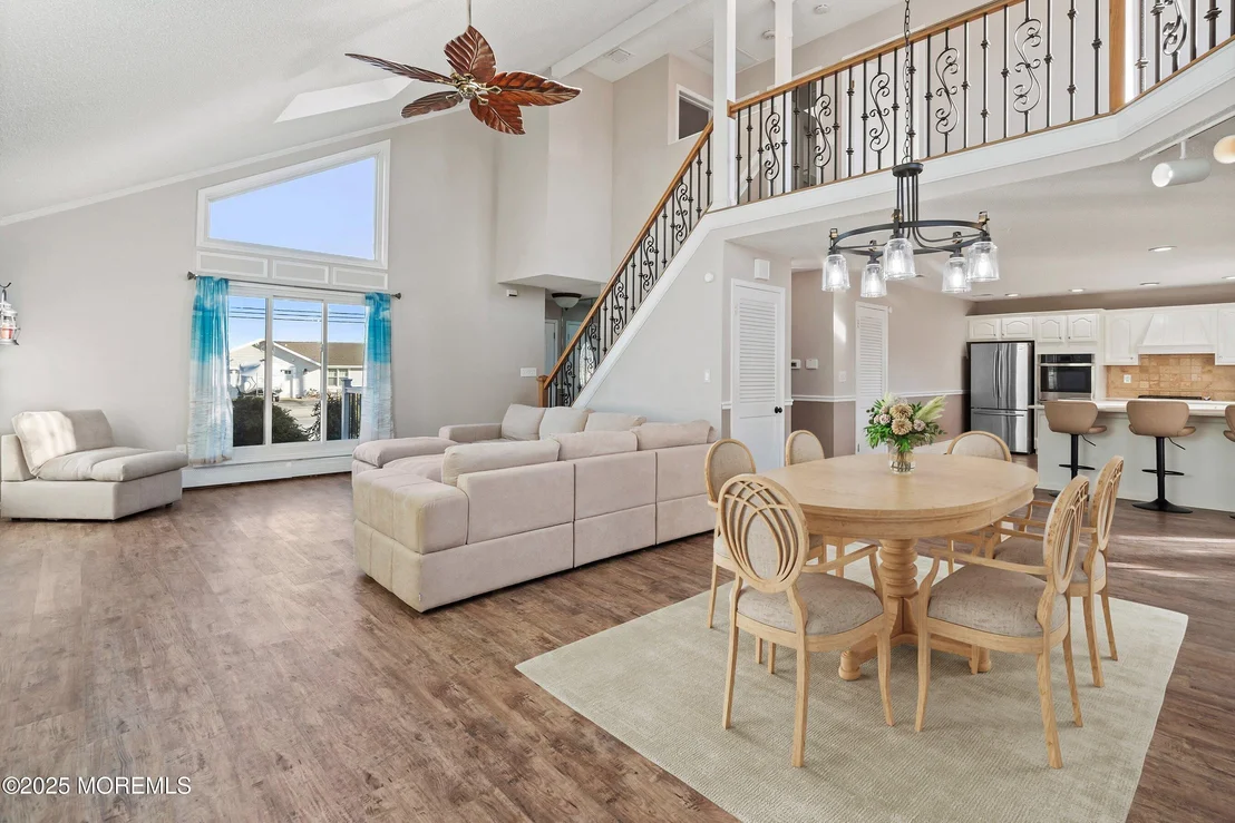 Photo of 1161 Laurel Boulevard