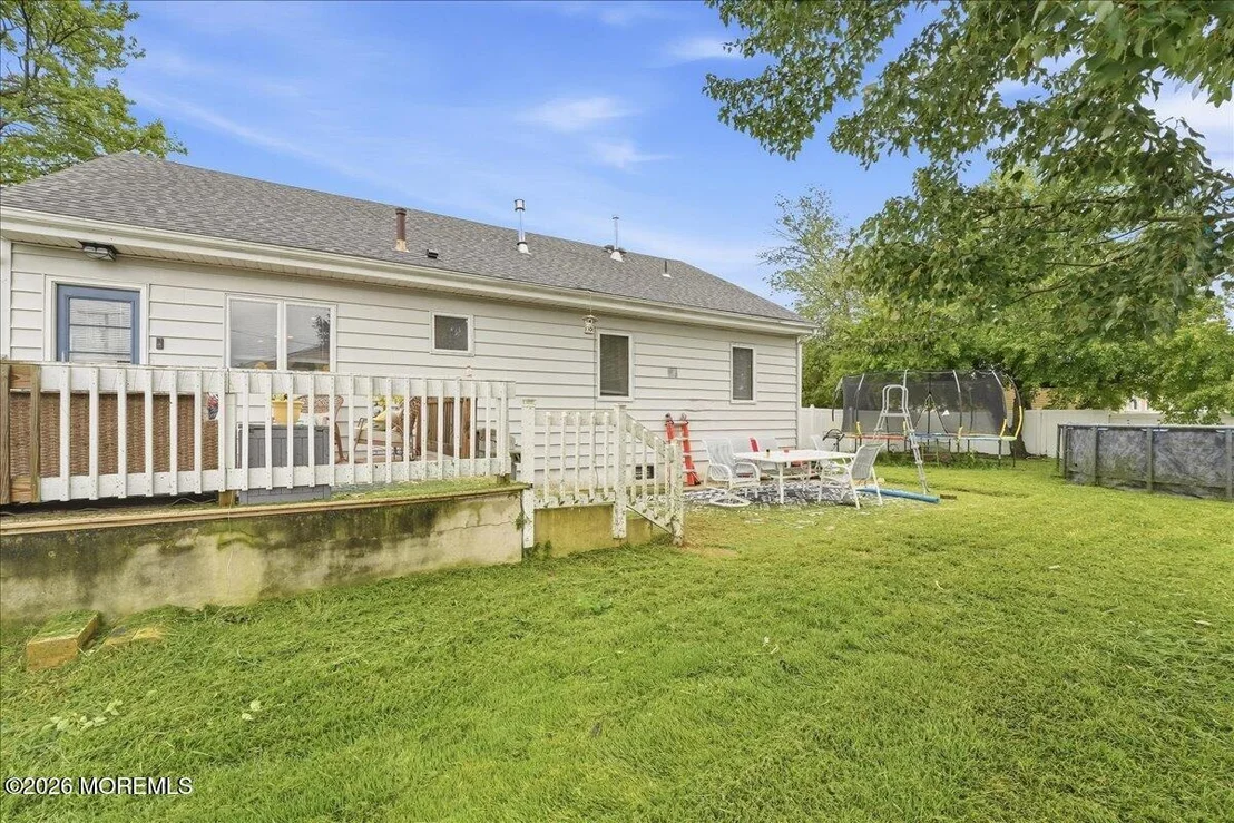 Photo of 552 Lloyd Road
