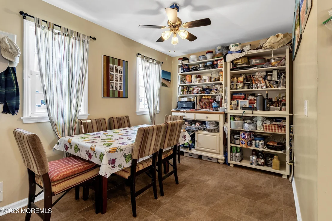 Photo of 46 W Rutherford Lane
