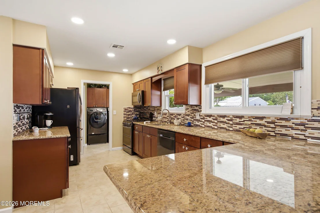 Photo of 1047 Crystal Drive
