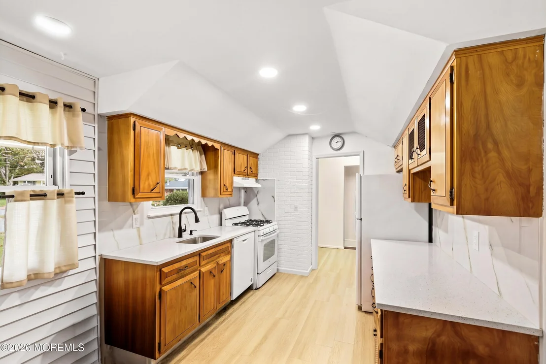 Photo of 1006 Amethyst Drive