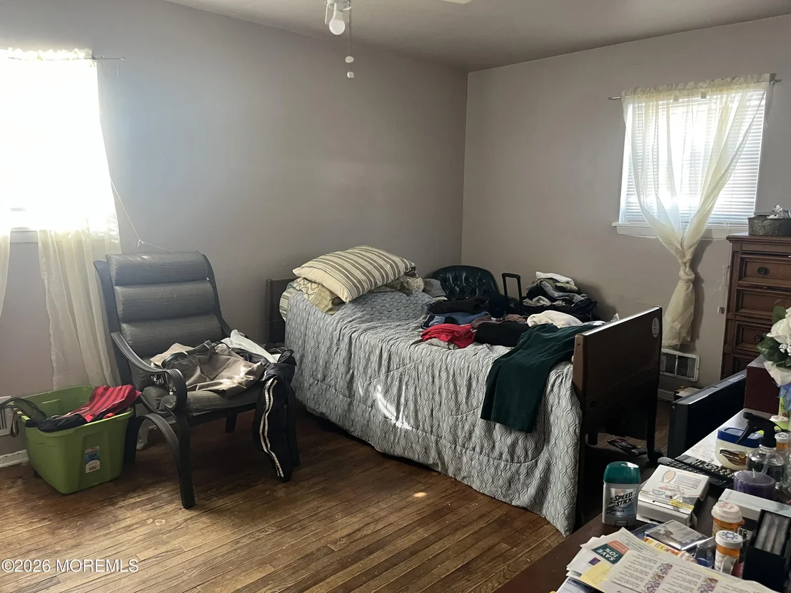 Photo of 715 John Terrace