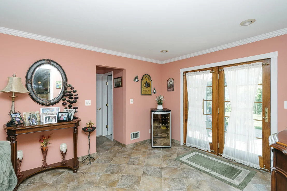 Photo of 220 Colonial Drive