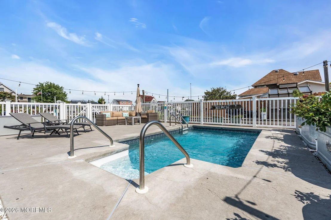 Photo of 237 Bay Shore Drive