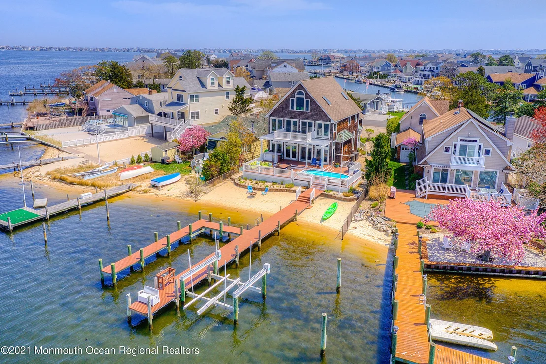 Photo of 770 North Drive
