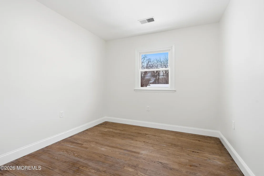 Photo of 16 Crest Road