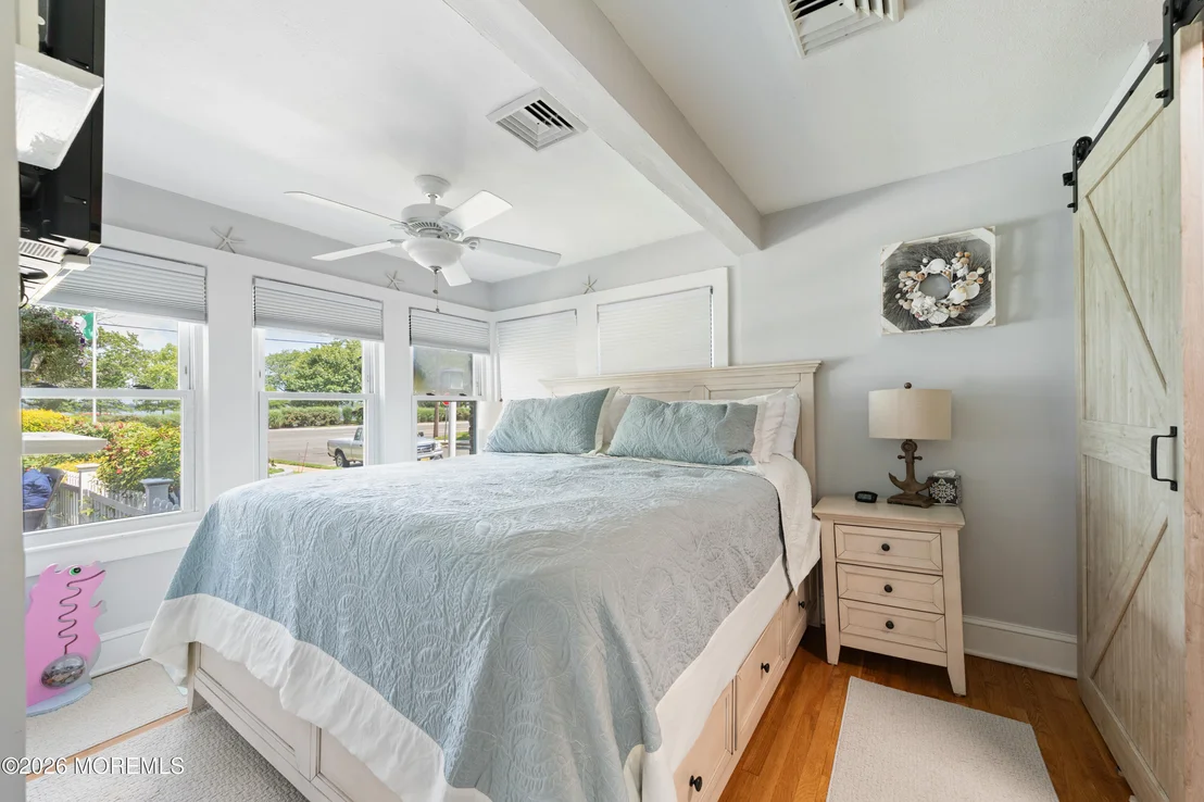 Photo of 1601 River Road