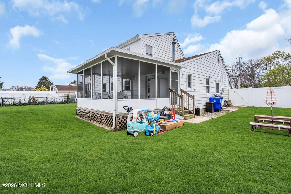 Photo of 305 Hudson Drive