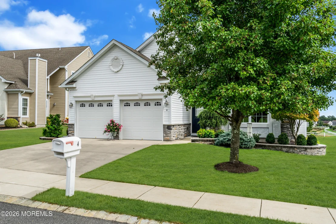 Photo of 4 Bay Head Court