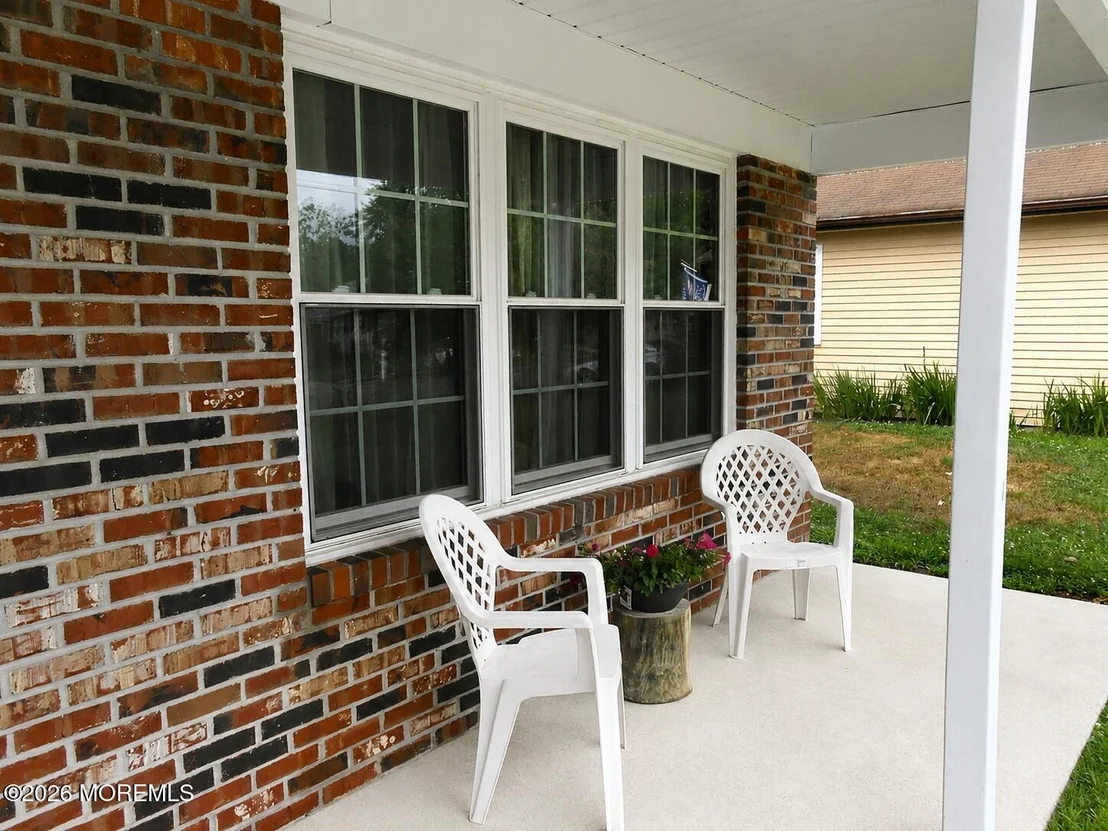 Photo of 220 Lexington Drive