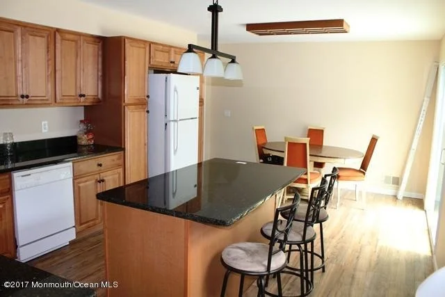 Photo of 633 W Commodore Boulevard