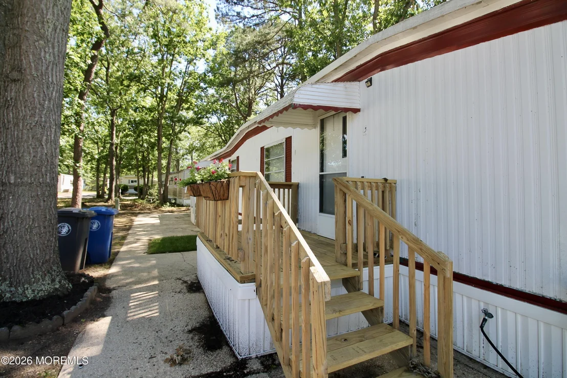 Photo of 406 Roberts Road