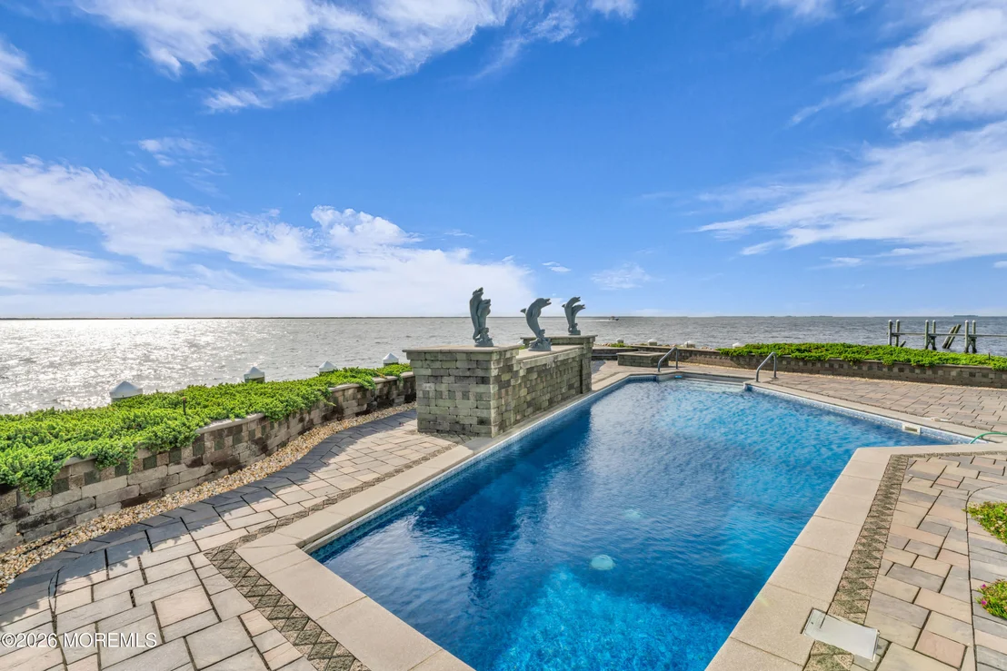 Photo of 1308 Laurel Boulevard