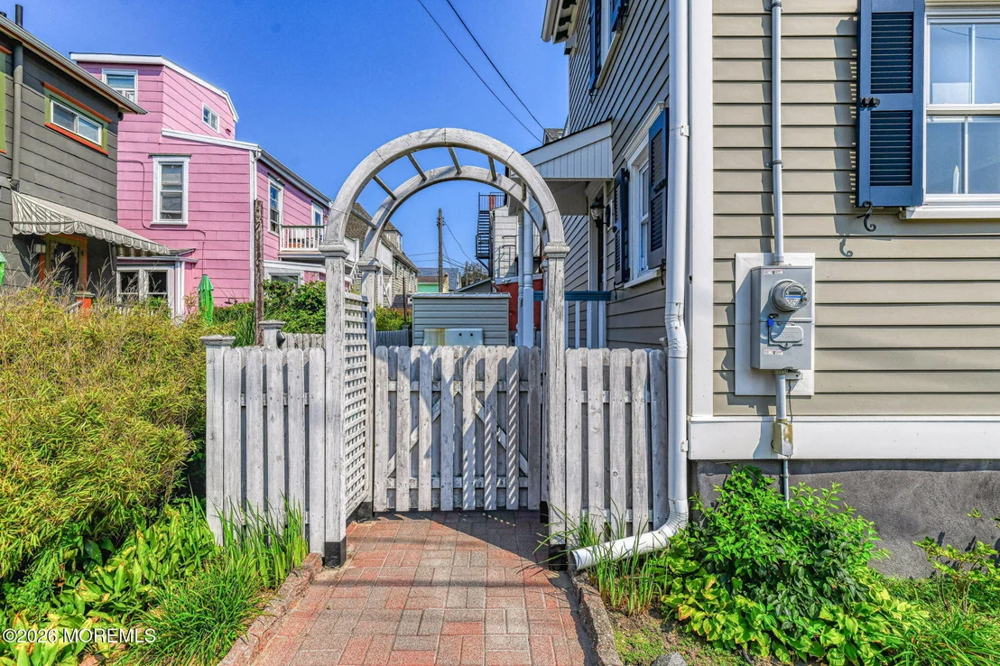 Photo of 37 Broadway