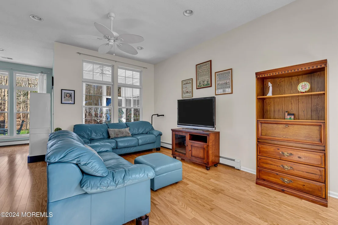 Photo of 2584 Collier Road