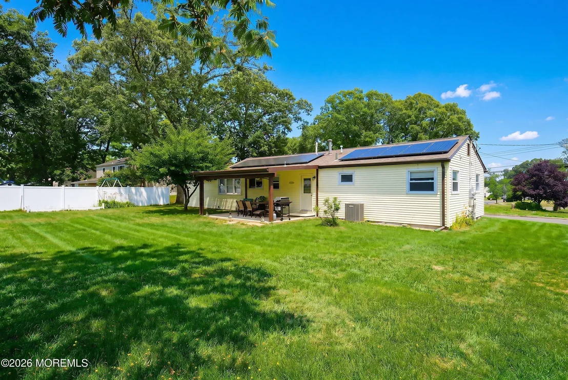 Photo of 1047 Crystal Drive
