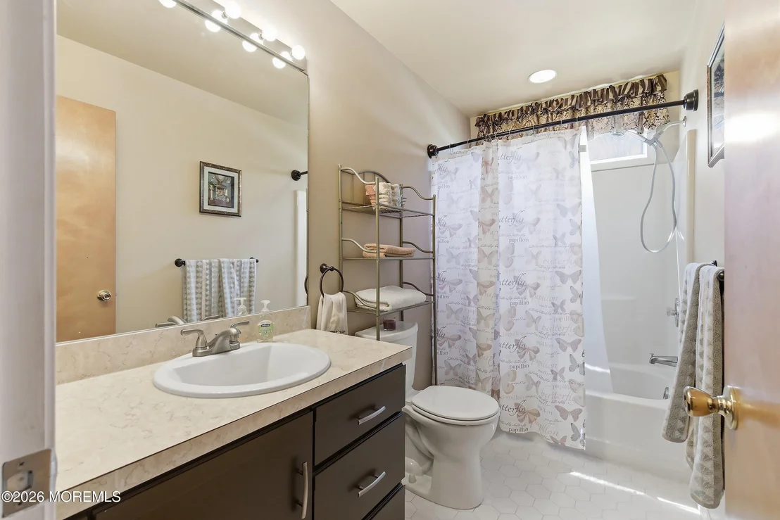 Photo of 101 Foxwood Lane