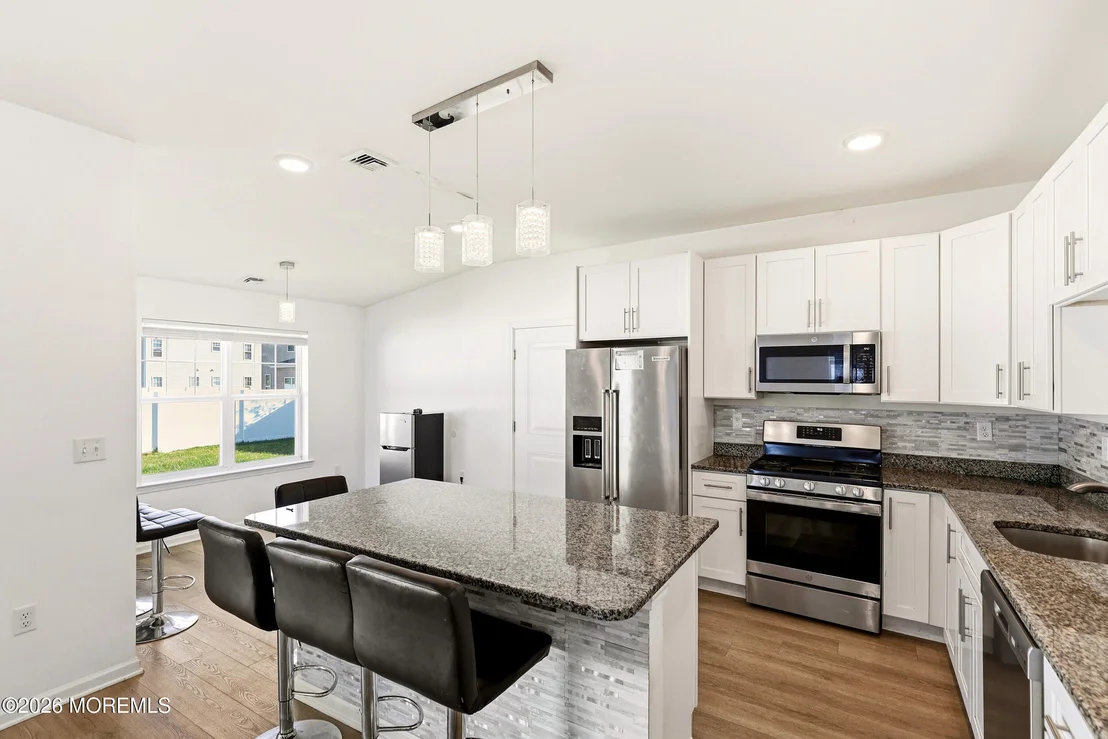 Photo of 17 4th Avenue