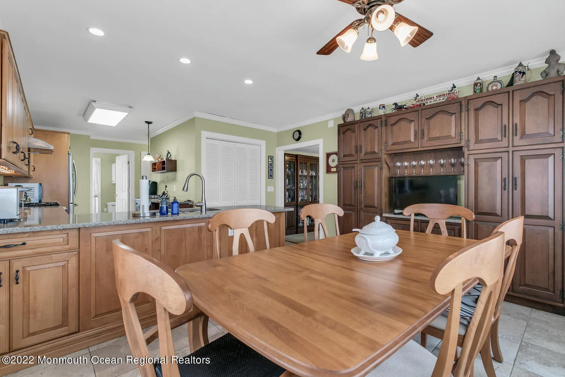 Photo of 306 Perrine Boulevard