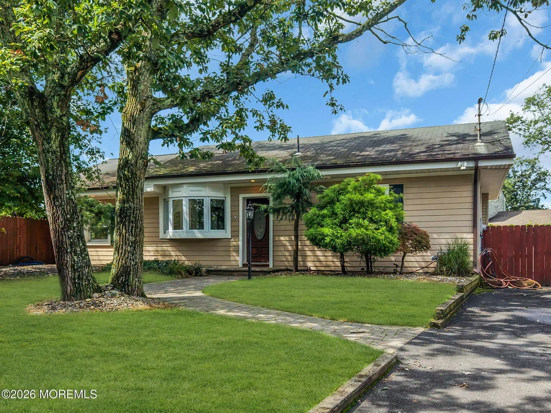 Photo of 294 Delaware Drive
