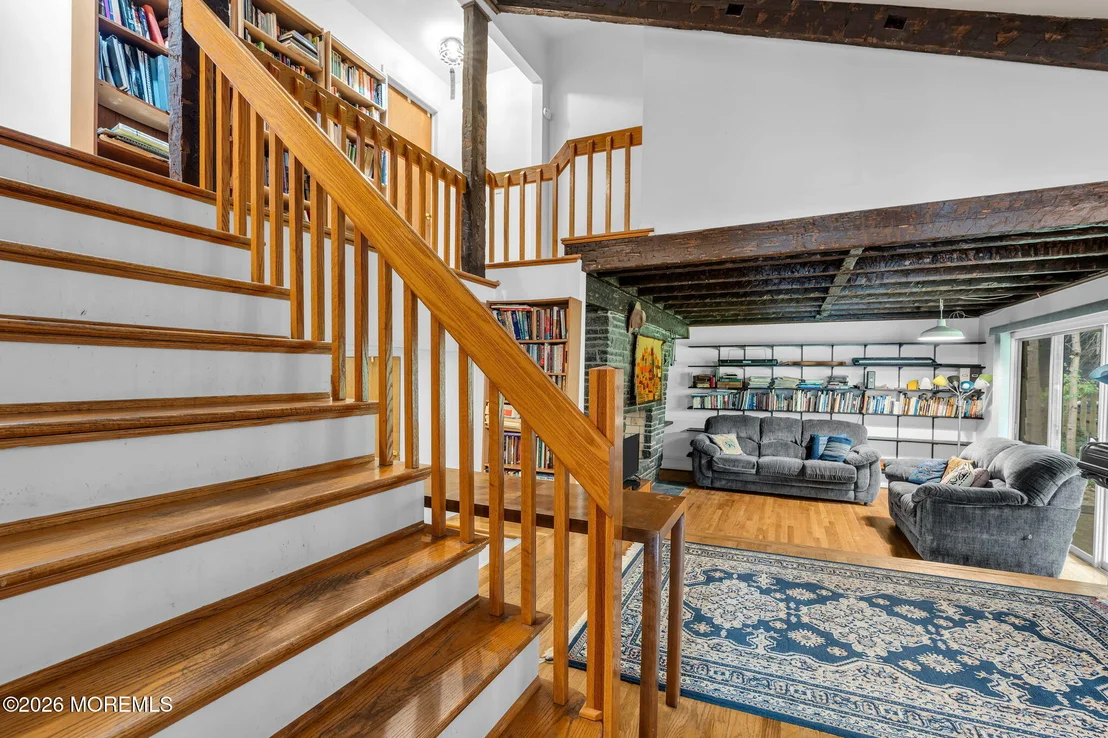 Photo of 343 River Road