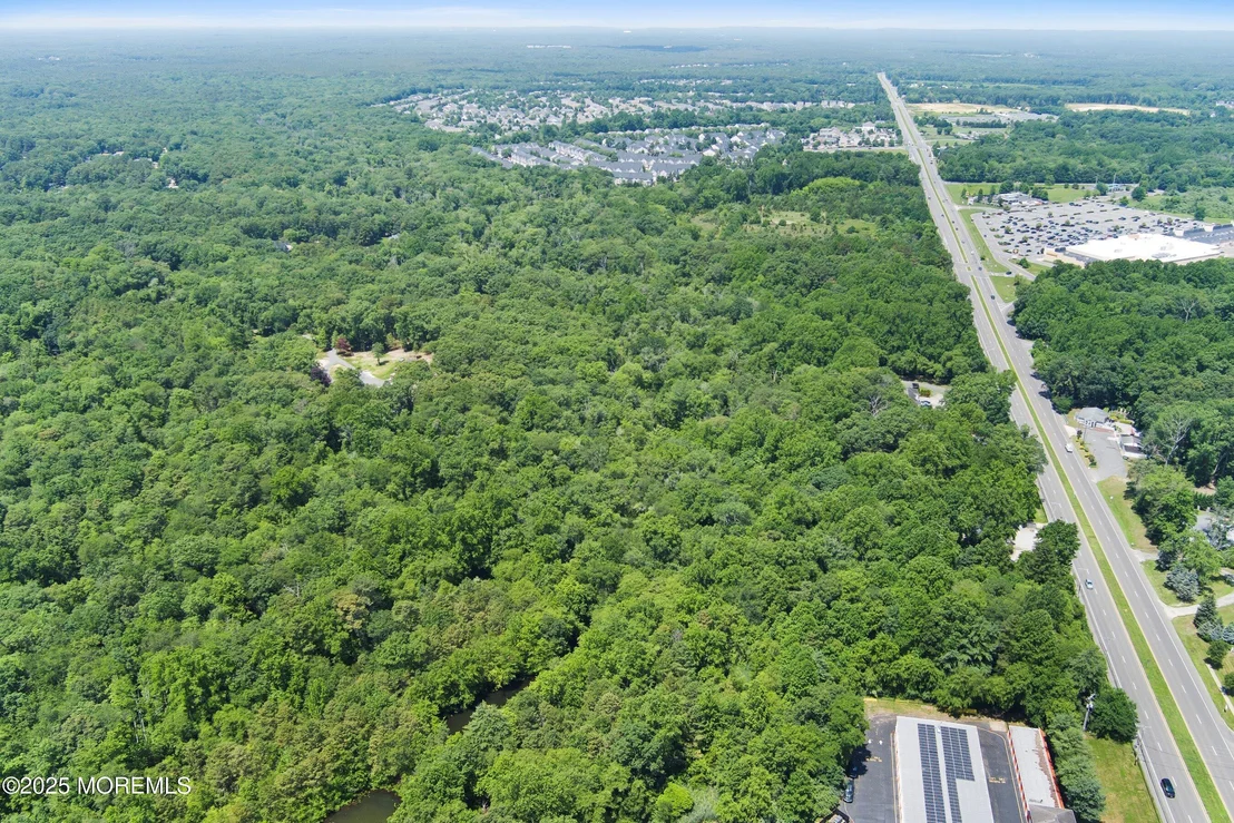 Photo of 185 N County Line Road