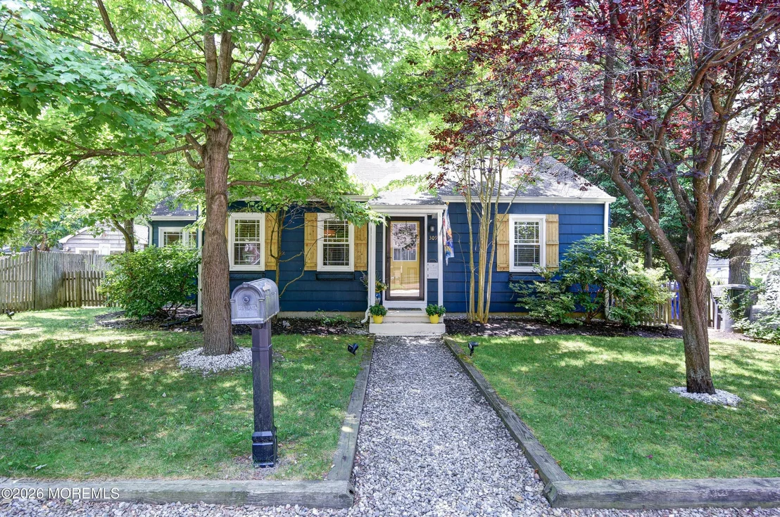 Photo of 309 Deerfoot Lane