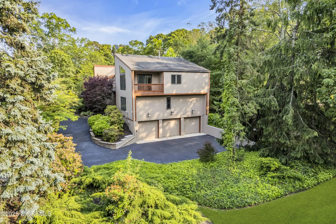 Photo of 635 Winding River Road