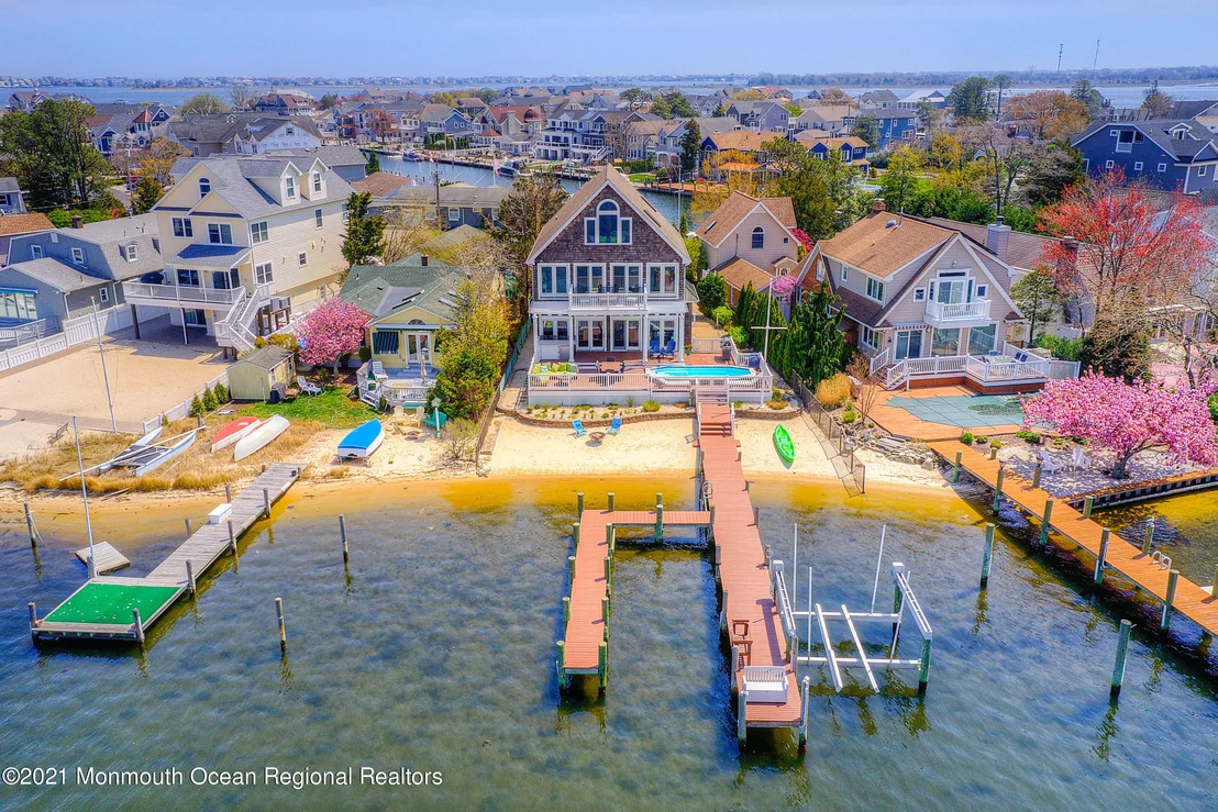 Photo of 770 North Drive