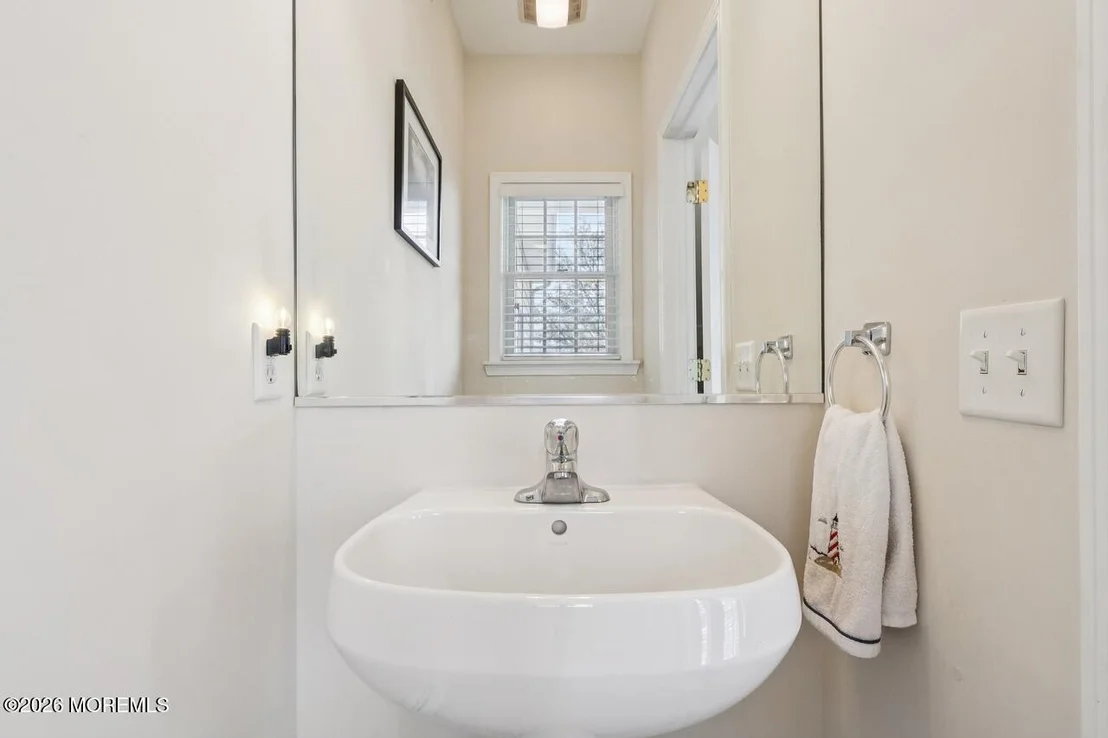Photo of 232 Montclair Road S