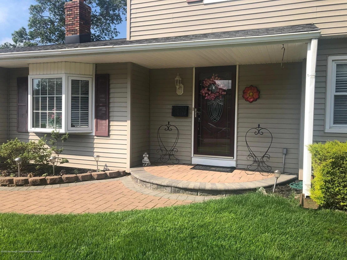 Photo of 220 Colonial Drive