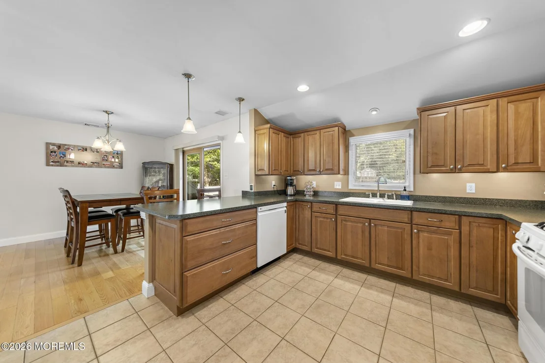 Photo of 211 3rd Avenue