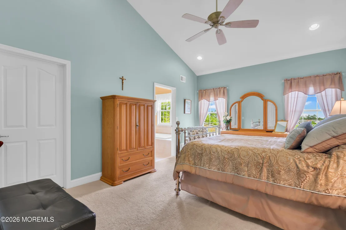 Photo of 4 Bay Head Court