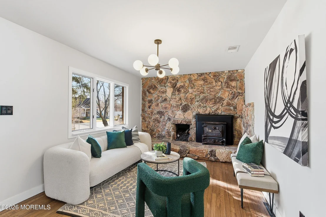 Photo of 215 Sunset Lane