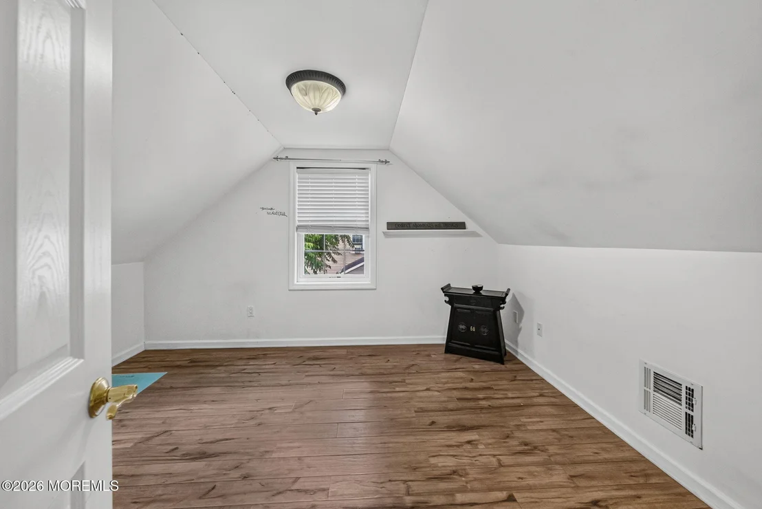 Photo of 516 Middle Lane