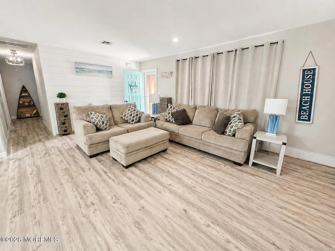Photo of 810 Leeward Drive