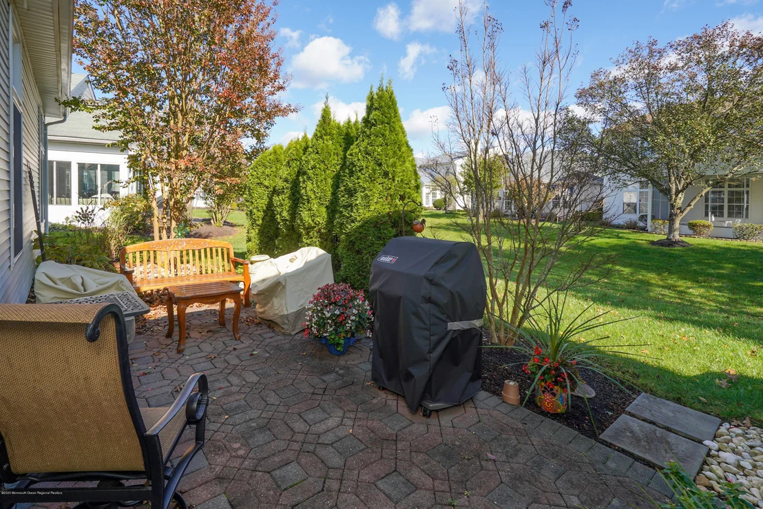 Photo of 2570 Collier Road