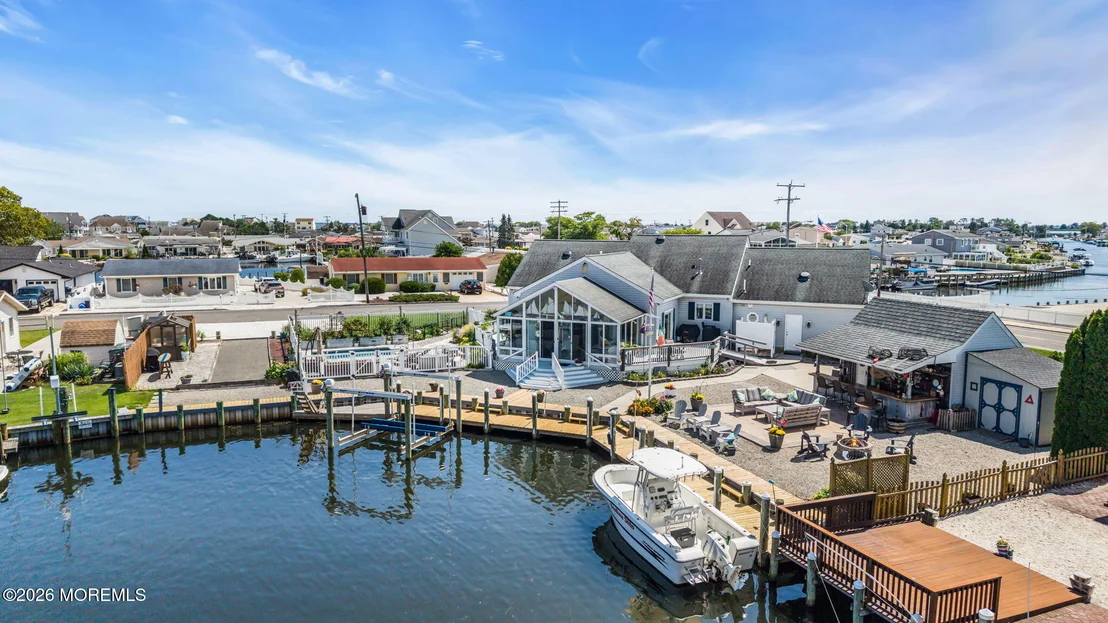 Photo of 237 Bay Shore Drive