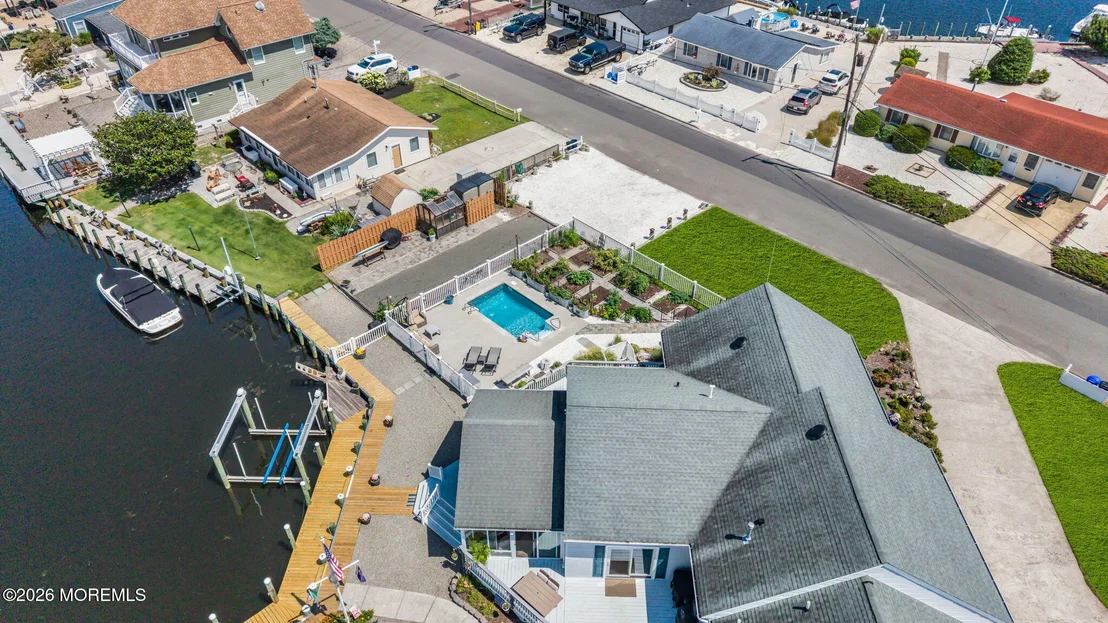 Photo of 237 Bay Shore Drive