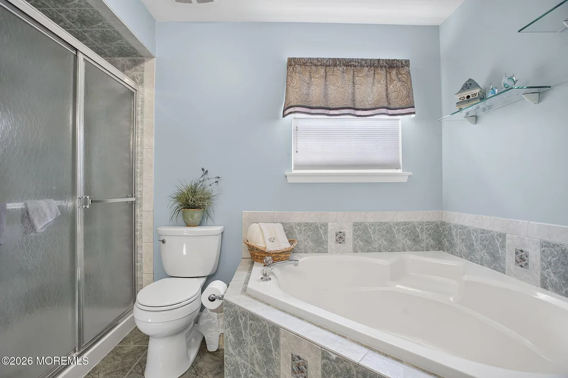 Photo of 452 Meadowood Road