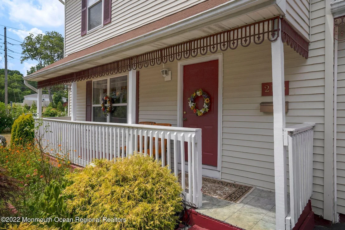 Photo of 2113 W Bangs Avenue