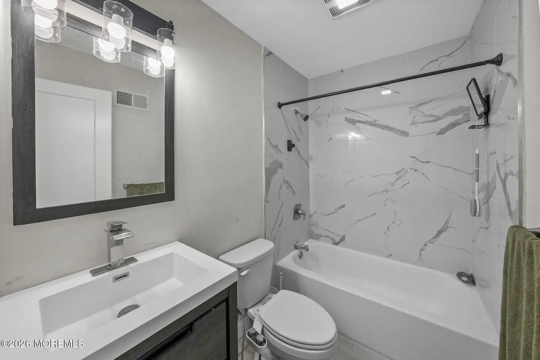 Photo of 105 Roosevelt Drive